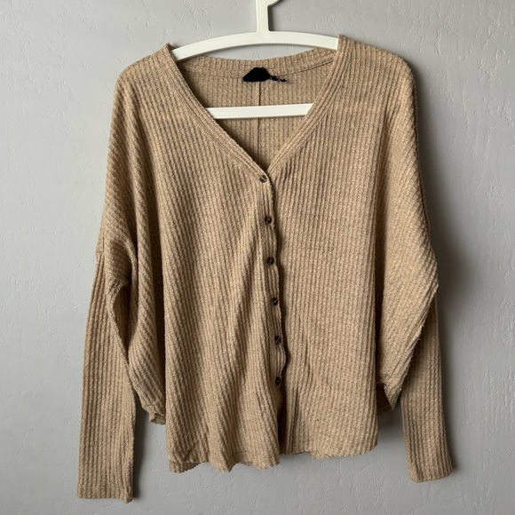 Urban Outfitters Jojo Waffle Knit Button Down Top - Picture 2 of 6